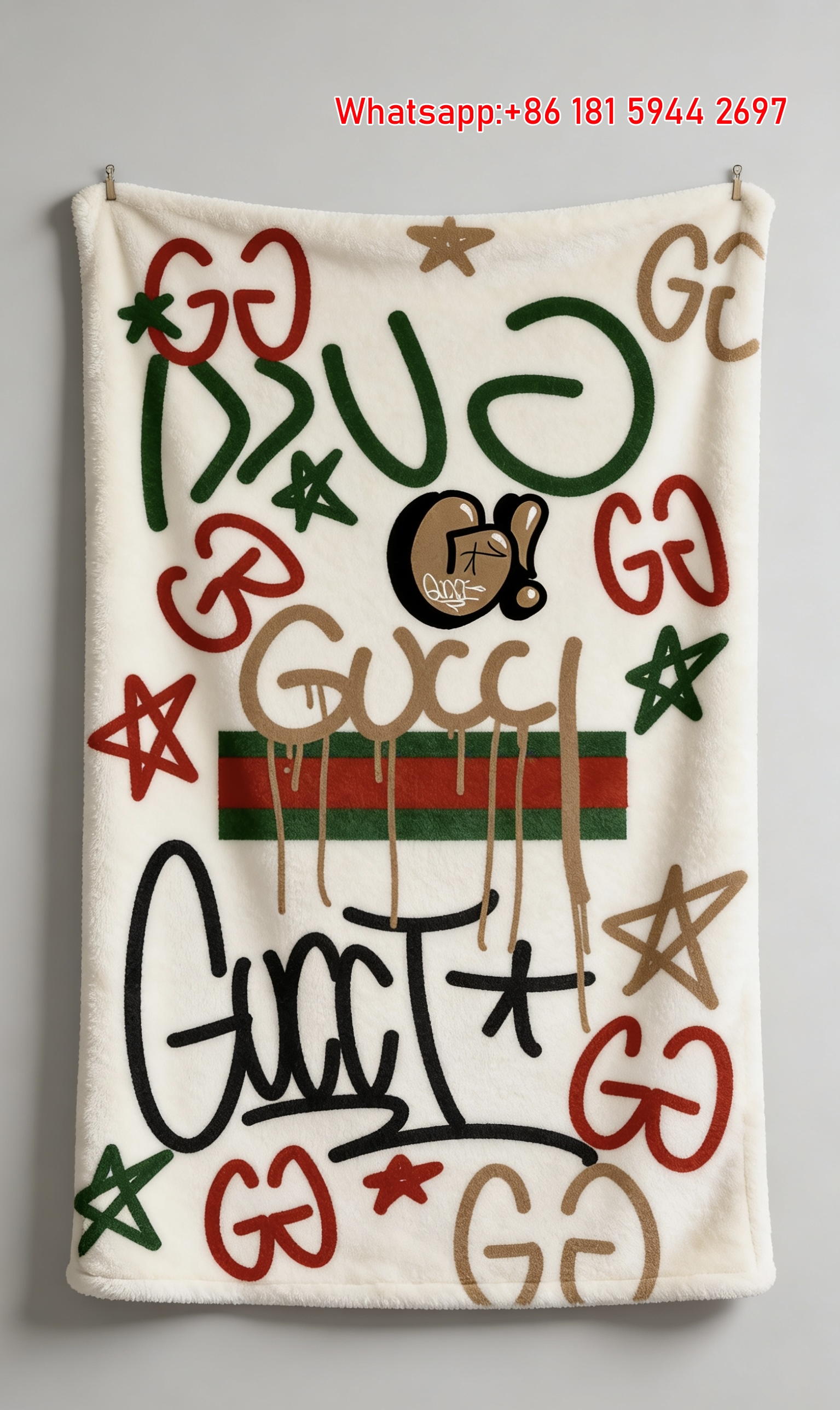 Gucci Graffiti GG Throw blankets Gucci Drip Monogram Tapestry IMG_2849
